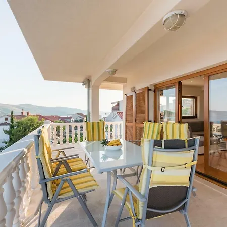 Apartments Petric Seget Vranjica Exterior photo