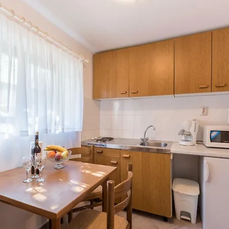 Apartments Petric Seget Vranjica Exterior photo