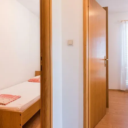 Apartments Petric Seget Vranjica Exterior photo